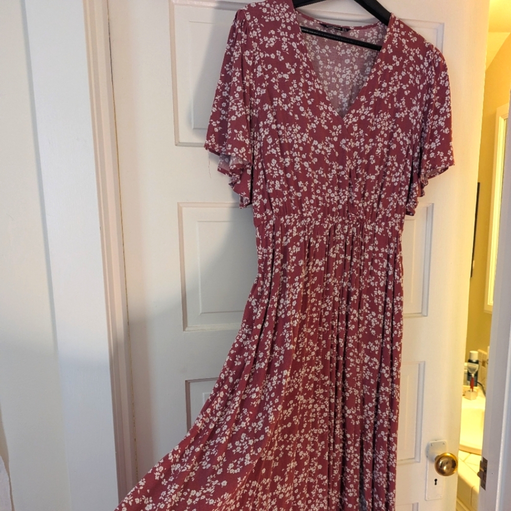 BloomChic Floral Maxi Dress in Burgundy - Picture 2 of 5
